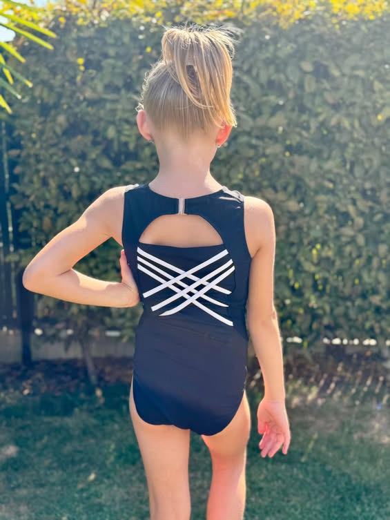 GK stock leotards GK 3933  Back to Basics Leotard - met strass achter